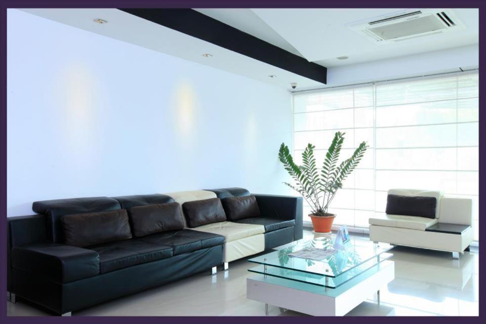 Super Townhouse Malabar Illam Hotel Kochi Exterior foto