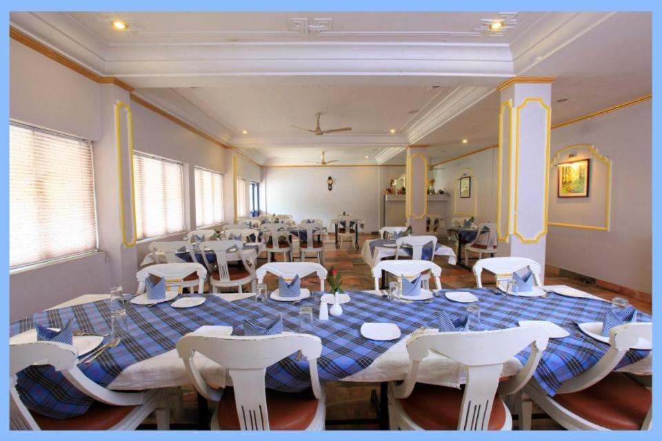 Super Townhouse Malabar Illam Hotel Kochi Exterior foto